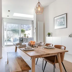 House With Large And Sunny Terrace Vakantiehuis